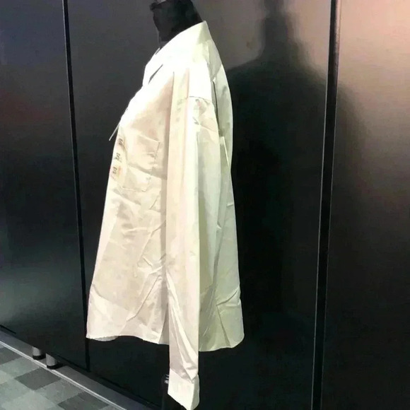 Arrow Fitted Wrinkle free sateen, cotton polyester shirt, Ivory, size 17.5 36/37 - Picture 5 of 7